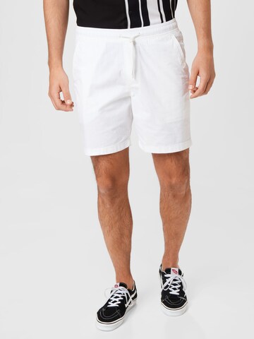 HOLLISTER Regular Pants in White: front