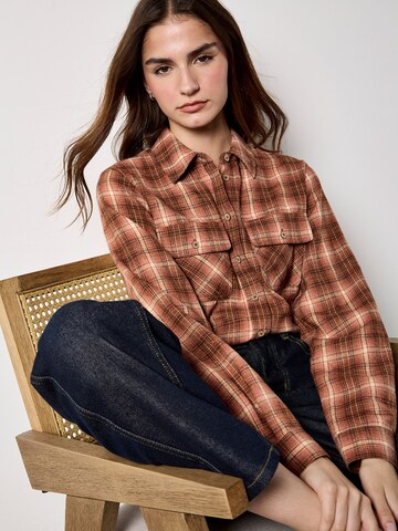 Apricot Blouse ' ' in Pink: front