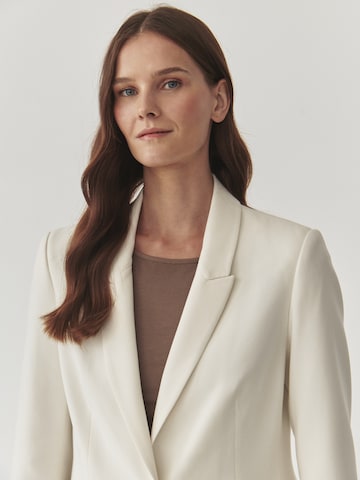 Blazer 'REMELIKA' TATUUM en blanc