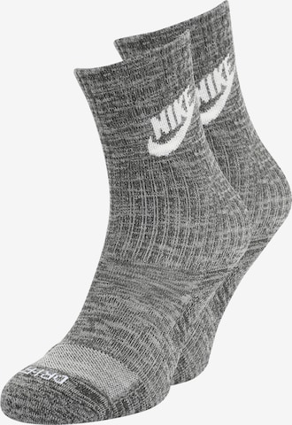 Chaussettes 'Everyday Plus' Nike Sportswear en gris : devant