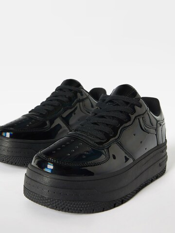 Bershka Sneaker in Schwarz