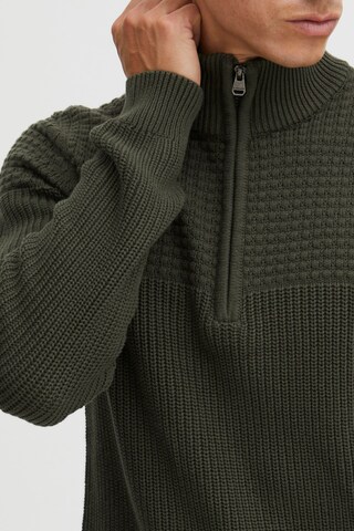 11 Project Sweater 'Adam' in Green