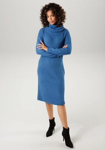 Aniston CASUAL Knitted dress in Blue: front