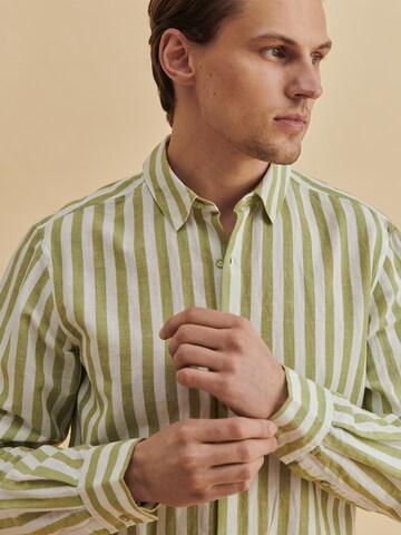 Coupe regular Chemise 'Baran' DAN FOX APPAREL en vert