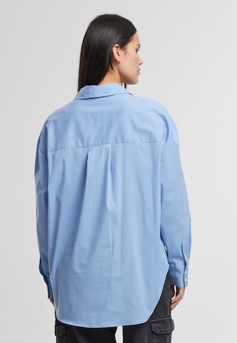 Chemisier ' ' Urban Classics en bleu : devant