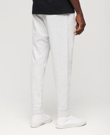 Effilé Pantalon Superdry en blanc