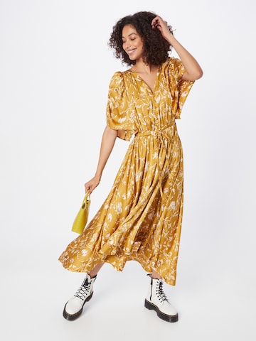 Robe 'MAE' Copenhagen Muse en jaune