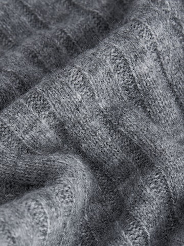 Next Strickkleid in Grau