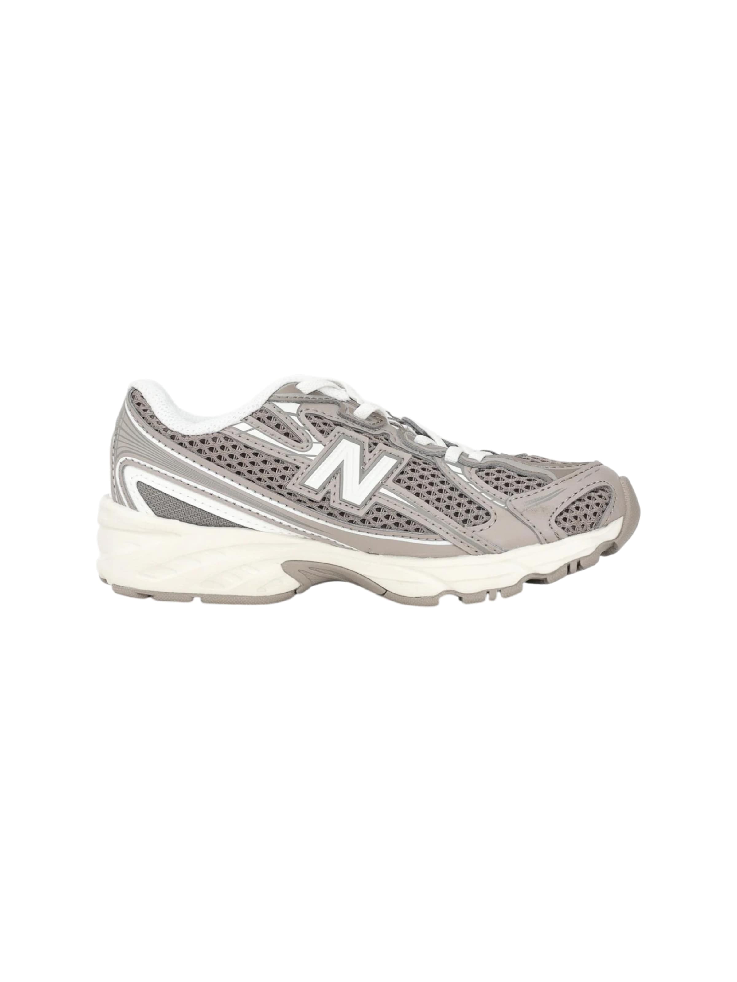 Chaussure de sport new balance en marron : devant