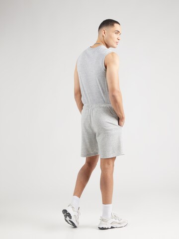 regular Pantaloni di Champion Authentic Athletic Apparel in grigio