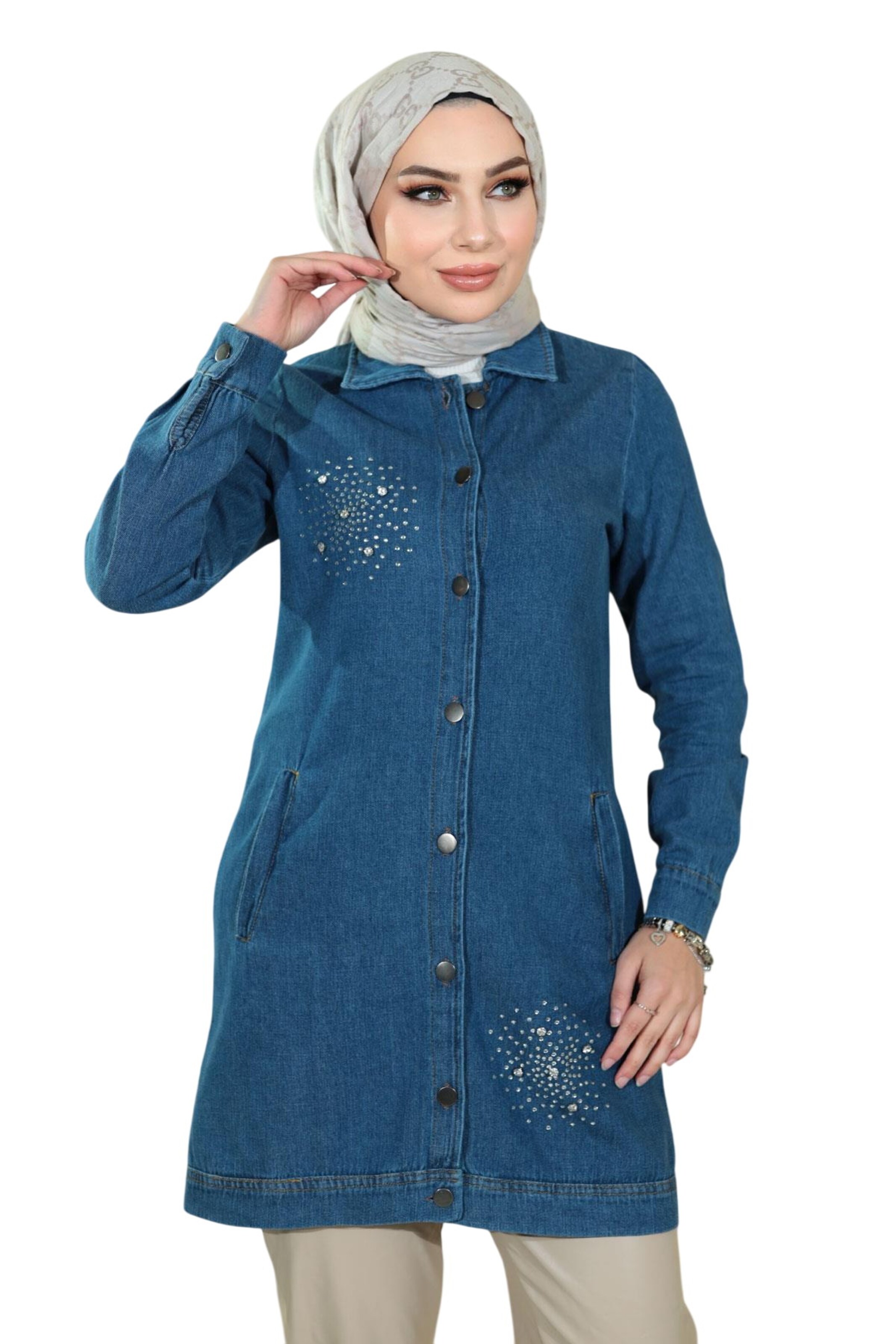 MODAMIHRAM Blouse in Blue: front