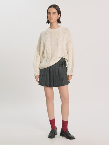 EDITED Sweater 'Camellia' in Beige