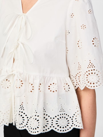 YAS - Blusa 'YASCORNELIA' en blanco