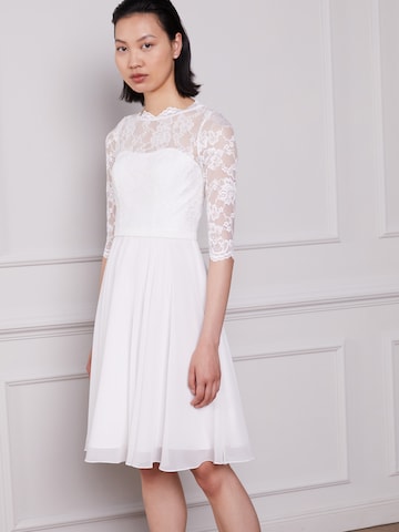 mascara - Vestido de gala en beige