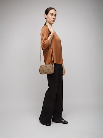 GUESS - Bolso de hombro 'Noelle' en marrón: frente