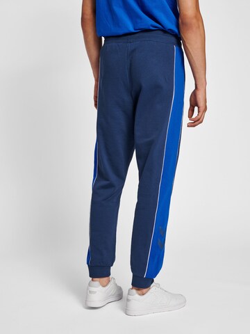 Hummel Tapered Sporthose in Blau