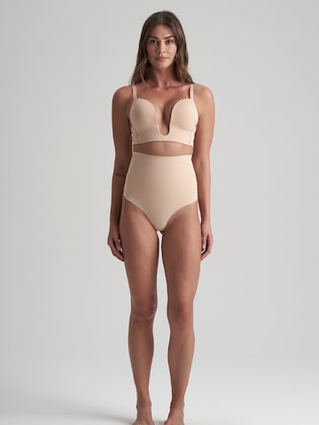 Slip scultant ' Waist Control High Waist Thong ' Bye Bra en beige