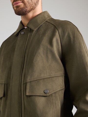 GUESS Between-Season Jacket in Green