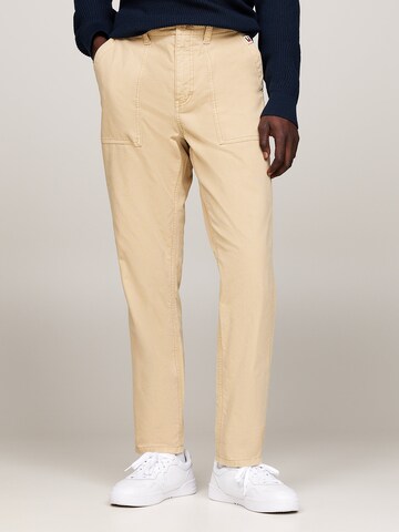 Tommy Jeans Regular Chinohose in Gelb: Vorderseite