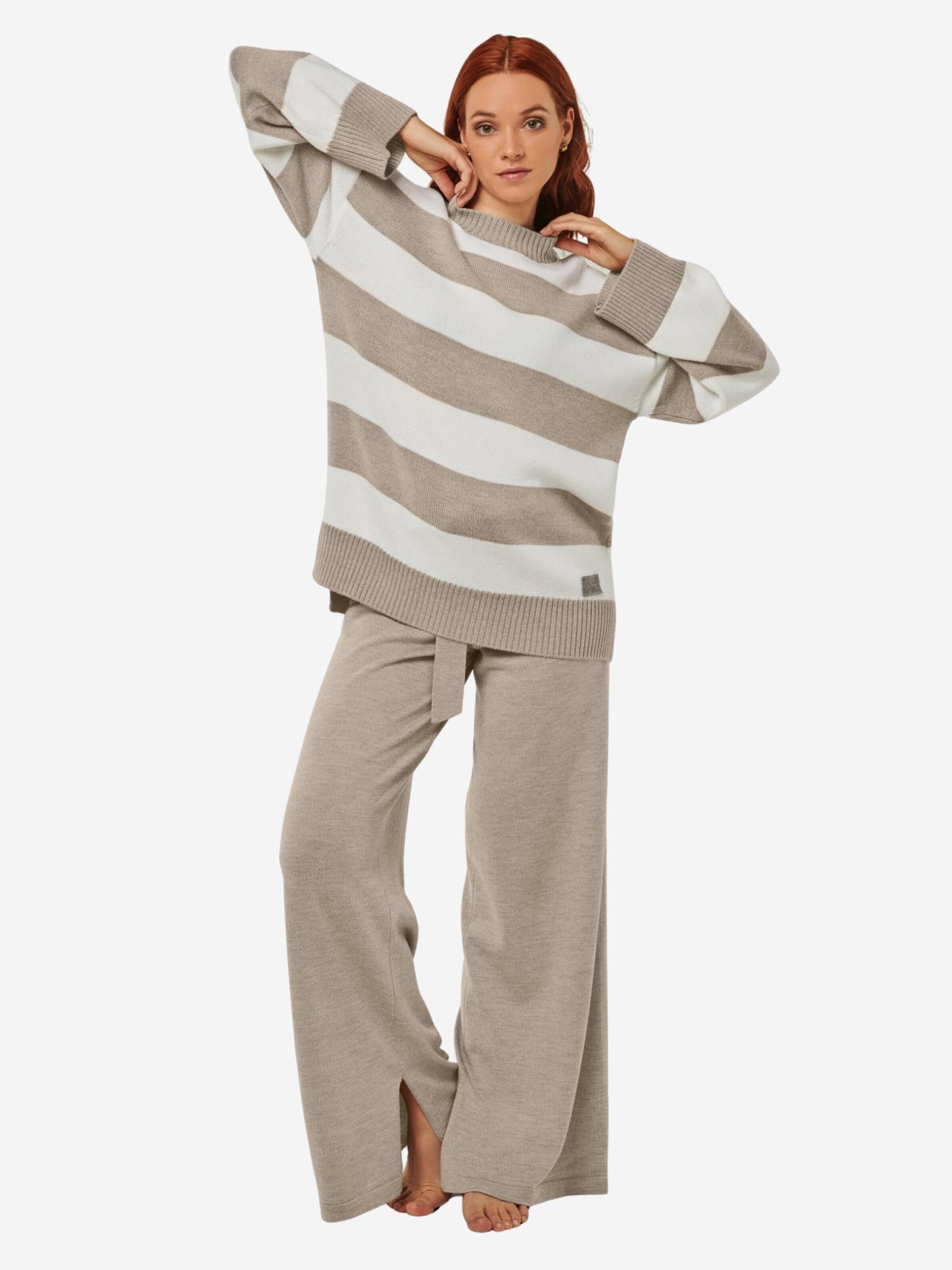 Tenue d'intérieur 'LOUNGEWEAR SET  - Pullover Felia & Pants Bailey' YOU LOOK PERFECT en gris : devant