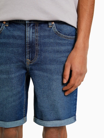 Bershka Regular Shorts in Blau