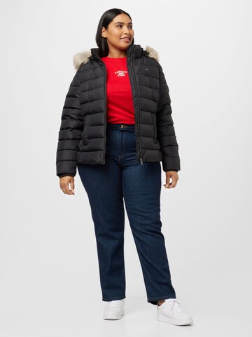 Tommy Jeans Curve Átmeneti dzseki 'Essential' - fekete