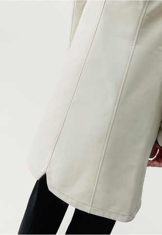 Veste mi-saison 'Trench' Born Living Yoga en blanc