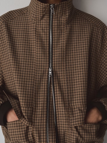 Geacă de primăvară-toamnă 'Josef' de la MANGO pe maro