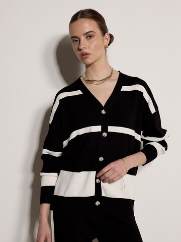 Cardigan bavarois ' ' Apricot en noir