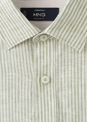 MANGO MAN Regular fit Button Up Shirt 'Parrotr' in Green