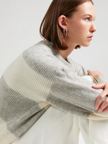 VERO MODA Sweater 'Natahlie' in Grey