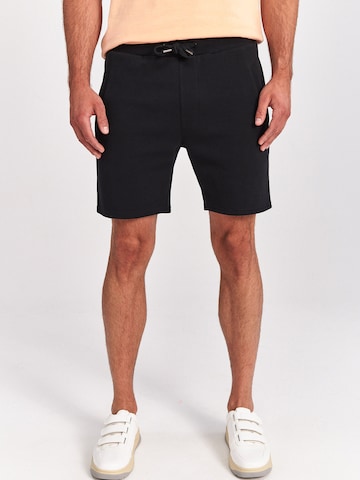 Shiwi Regular Shorts 'Mavis' in Schwarz: predná strana