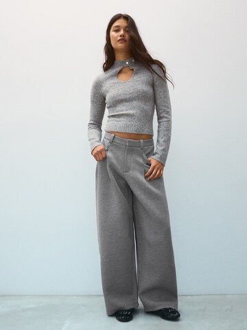 Bershka Sweater in Grey: front
