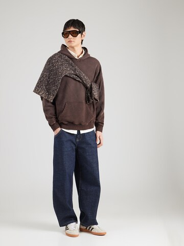 Abercrombie & Fitch Свитшот 'ESSENTIAL' в Коричневый