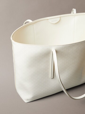 balts Calvin Klein "Shopper" tipa soma