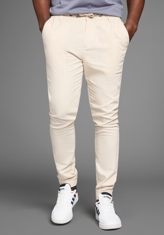 DELMAO Slimfit Hose in Weiß: Vorderseite