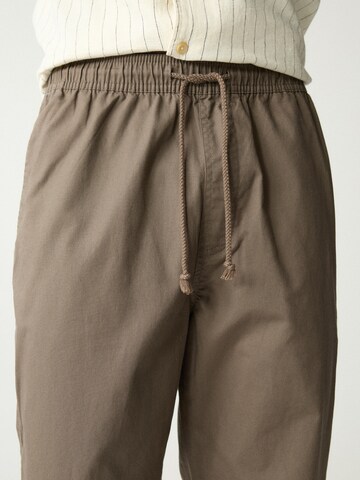 Pull&Bear Tapered Hose in Grün