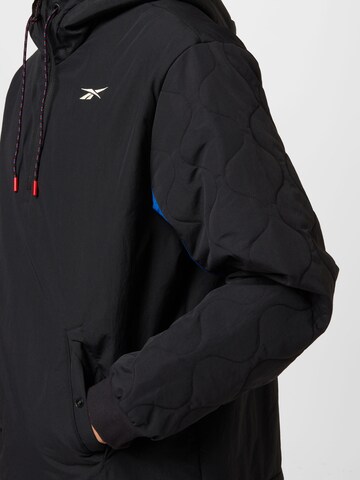 Reebok Sportjacke in Schwarz