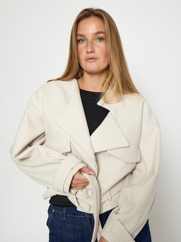 Peppercorn Přechodná bunda 'Ilaya' – šedá