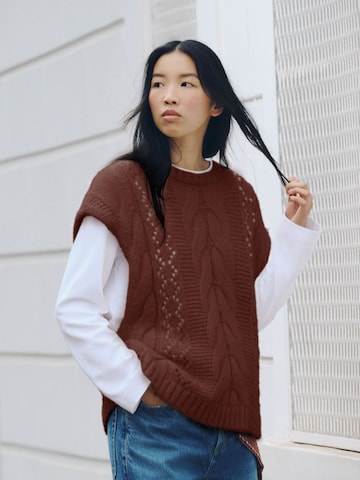 Pull-over Next en marron : devant