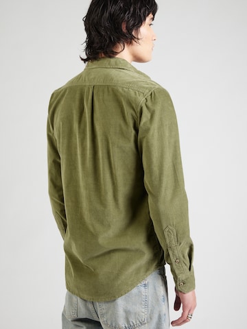 Lee Средняя посадка Рубашка в Зеленый: сзади