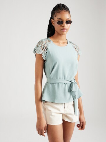 ABOUT YOU Blouse 'Juli' in Groen: voorkant