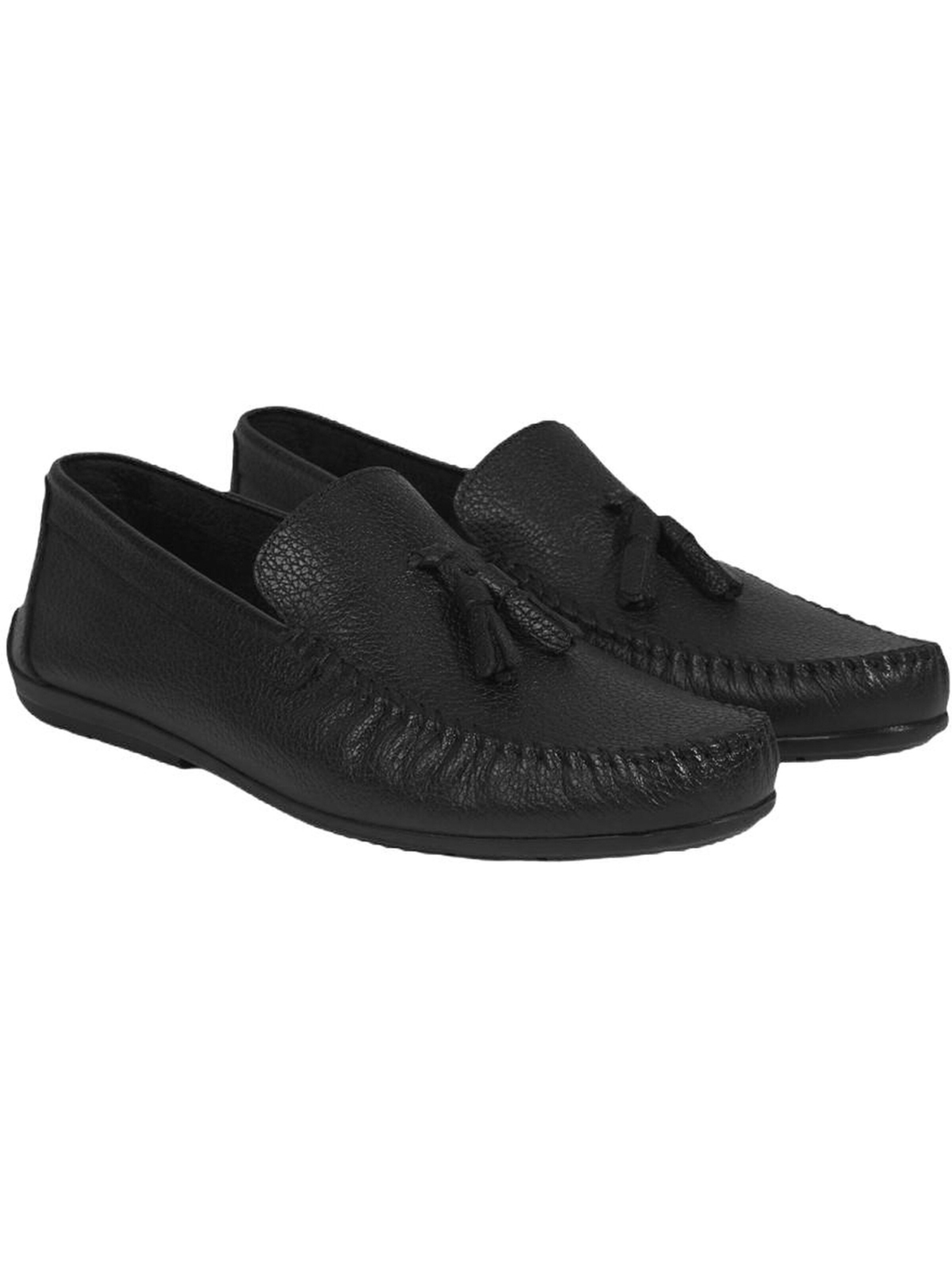Desa Moccasins in Black