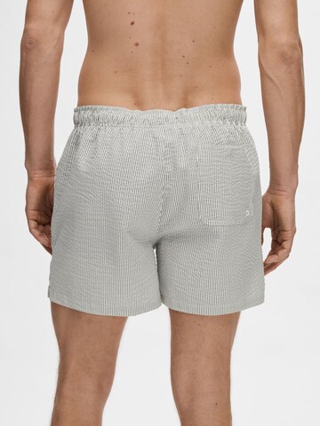 SELECTED HOMME Board Shorts in Green