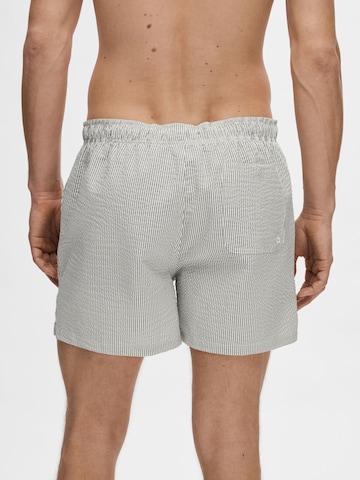 SELECTED HOMME Badeshorts in Grün