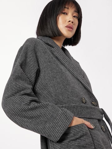 Manteau mi-saison Monki en gris