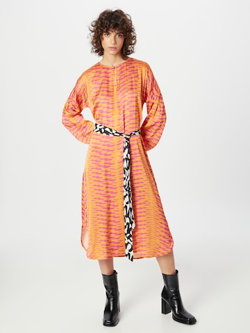 Robe 'GITTA' DELICATELOVE en orange : devant