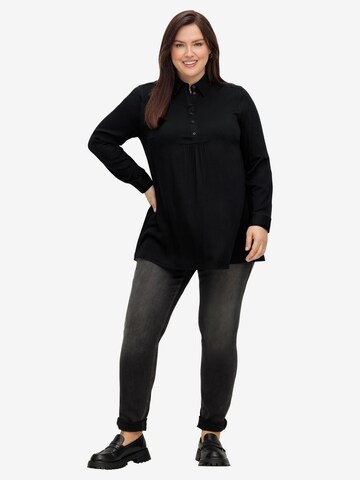 SHEEGO Tunic in Black