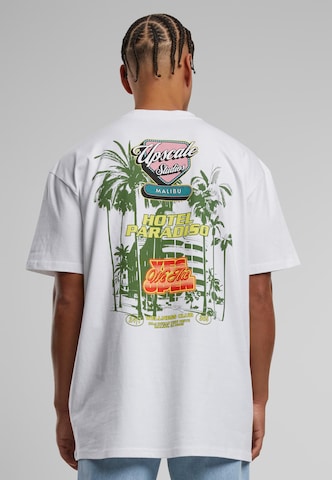 T-Shirt 'Hotel Paradiso' MT Upscale en blanc : devant