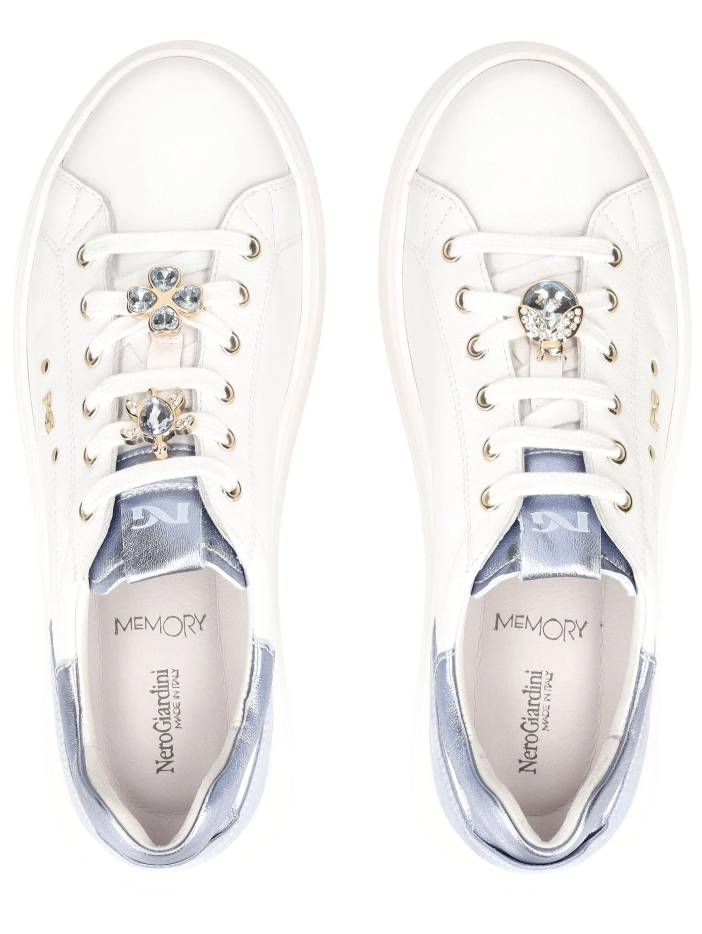 Baskets basses Nero Giardini en blanc